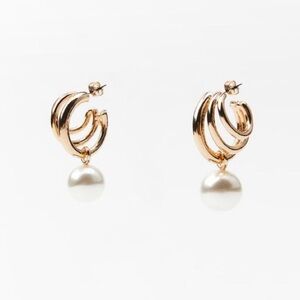 NWT. Zara Golden Hoop Earrings with Faux Pearl Appliqués.